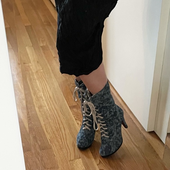 Vero Cuoio Denim Boots - Picture 16 of 16
